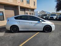 2013 Toyota Prius Four, 103K Miles, Leather, JBL, Nav, Heated Seats! Englewood - Image 5