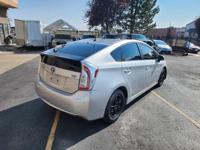 2013 Toyota Prius Four, 103K Miles, Leather, JBL, Nav, Heated Seats! Englewood - Image 6