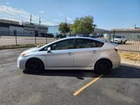 2013 Toyota Prius Four, 103K Miles, Leather, JBL, Nav, Heated Seats! Englewood - Image 9