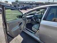 2013 Toyota Prius Four, 103K Miles, Leather, JBL, Nav, Heated Seats! Englewood - Image 10
