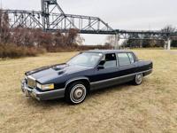 1989 Cadillac Fleetwood Great shape runs drives great Our website is Motorhubnj.com - Image 3