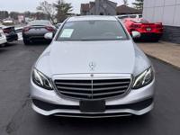 2019 MERCEDES-BENZ E300 4MATIC AWD / LOADED MODEL / WARRANTY ** LOOK * Feasterville Trevose - Image 3