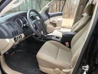 2015 Toyota Tacoma 60,000 miles and NO DEALER FEES Dawsonville / Cumming - Image 7
