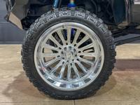 2005 FORD EXCURSION LIMITED 6.0L 4X4 ONLY 80K MILES 28" HOSTILE WHEELS washington county - Image 9