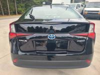2022 Toyota Prius L Eco 4dr Hatchback - Image 6
