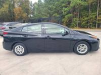 2022 Toyota Prius L Eco 4dr Hatchback - Image 8