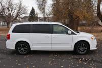 2017 Dodge Grand Caravan SXT Van Victory Motors of Colorado - Image 4