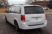 2017 Dodge Grand Caravan SXT Van Victory Motors of Colorado - Image 8