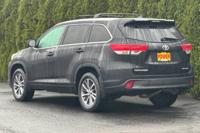 2017 Toyota Highlander AWD All Wheel Drive XLE SUV ((CALL FOR PRICE)) - Image 7