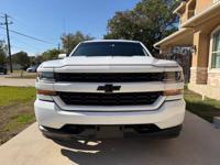 2018 Chevy Silverado Crew Cab 5.3L Clean Car Fax Soth Houston - Image 9