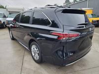 2024 Toyota Sienna Platinum 7 Passenger AWD 4dr Mini Van - Image 5