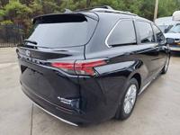 2024 Toyota Sienna Platinum 7 Passenger AWD 4dr Mini Van - Image 7