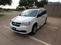 19 DODGE GRAND CARAVAN SE MOBILITY HANDICAP WHEELCHAIR MANUAL RAMP VAN Irving, TX - Image 6