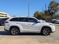 2017 Toyota Highlander LE SUV (346) 245-5090 to confirm-FINANCING AVAILABLE OAC - Image 5