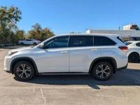 2017 Toyota Highlander LE SUV (346) 245-5090 to confirm-FINANCING AVAILABLE OAC - Image 9