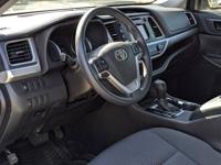 2017 Toyota Highlander LE SUV (346) 245-5090 to confirm-FINANCING AVAILABLE OAC - Image 10