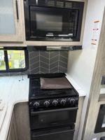 2022 Forest River heritage 22rbhl + Gator Truck Center of Ocala - Image 6