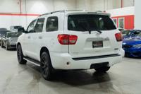 2010 Toyota Sequoia 4x4 4WD Ltd SUV UNIQUE MOTORS SEATTLE - Image 5