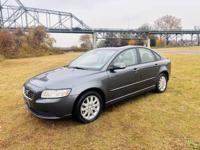 2008 Volvo S40 2.4I Sunroof runs drives looks great Our website is Motorhubnj.com - Image 3