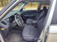 2011 KIA soul ** Warranty ** Morrow - Image 10