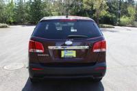 2011 Kia Sorento LX Lancaster Dr Se Salem OR 97317 - Image 9