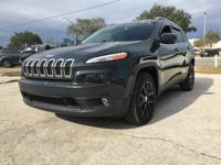 2018 Jeep Cherokee Latitude Plus 4x4 Latitude Plus 4dr SUV ORANGE PARK - Image 4