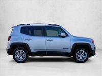 2018 Jeep Renegade Latitude 4x4 4WD SUV AUTONATION - Call (708) 813-2062 to confirm availability - Image 5