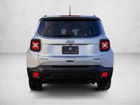 2018 Jeep Renegade Latitude 4x4 4WD SUV AUTONATION - Call (708) 813-2062 to confirm availability - Image 7