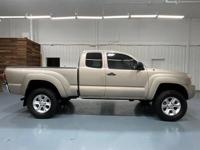 2007 Toyota Tacoma V6 SR5 Access Cab 4X4 6-SPEED MAN. LIFTED TRN240L/TRN245L/GRN + MM Investment Cars-Gladstone / WE SHIP NATIONWIDE - Image 5