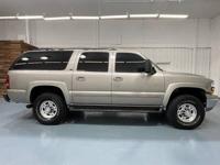 2002 Chevrolet Chevy Suburban 2500 LT 4X4 / 8.1L V8 / Leather / NEW TIRES + MM Investment Cars-Gladstone / WE SHIP NATIONWIDE - Image 5
