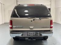 2002 Chevrolet Chevy Suburban 2500 LT 4X4 / 8.1L V8 / Leather / NEW TIRES + MM Investment Cars-Gladstone / WE SHIP NATIONWIDE - Image 7