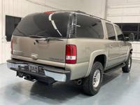 2002 Chevrolet Chevy Suburban 2500 LT 4X4 / 8.1L V8 / Leather / NEW TIRES + MM Investment Cars-Gladstone / WE SHIP NATIONWIDE - Image 8