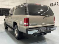 2002 Chevrolet Chevy Suburban 2500 LT 4X4 / 8.1L V8 / Leather / NEW TIRES + MM Investment Cars-Gladstone / WE SHIP NATIONWIDE - Image 9