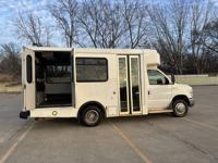 2012 NON CDL Ford E-350 Shuttle Bus Kansas City - Image 4