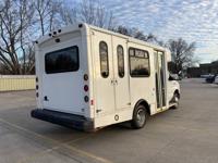 2012 NON CDL Ford E-350 Shuttle Bus Kansas City - Image 5