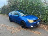 2011 Ford Focus SES 4 door *Loaded *Clean title. Salem - Image 3