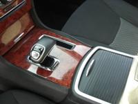 2014 Chrysler 300 all records white/gray huge skyroof rwd v6 luxury Escondido - Image 8