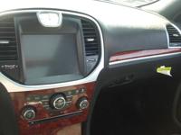 2014 Chrysler 300 all records white/gray huge skyroof rwd v6 luxury Escondido - Image 9