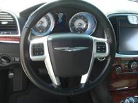 2014 Chrysler 300 all records white/gray huge skyroof rwd v6 luxury Escondido - Image 10