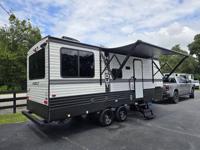 2024 KEYSTONE HIDEOUT 200 RL + Gator Truck Center of Ocala