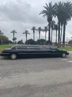 2011 Lincoln Town Car Limousine salem - Image 9