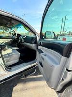 2015 TOYOTA TACOMA V6 4X4 CREW CAB PICKUP Jacksonville Florida - Image 10