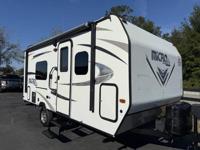 2017 FLAGSTAFF LITE 19 FD TRAVE TRAILER + Gator Truck Center of Ocala