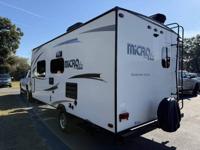 2017 FLAGSTAFF LITE 19 FD TRAVE TRAILER + Gator Truck Center of Ocala - Image 5