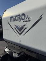 2017 FLAGSTAFF LITE 19 FD TRAVE TRAILER + Gator Truck Center of Ocala - Image 10