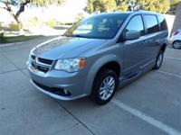 18 DODGE GRAND CARAVAN SXT MOBILITY HANDICAP WHEELCHAIR POWER RAMP VAN Irving, TX - Image 7