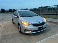 2015 Kia Forte Clean Title/Carfax with CPO one owner Houston - Image 4