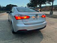 2015 Kia Forte Clean Title/Carfax with CPO one owner Houston - Image 5