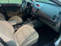 2015 Kia Forte Clean Title/Carfax with CPO one owner Houston - Image 9