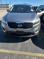 2018 Kia Sorento Clean Carfax, Clean Title and one owner Houston - Image 5